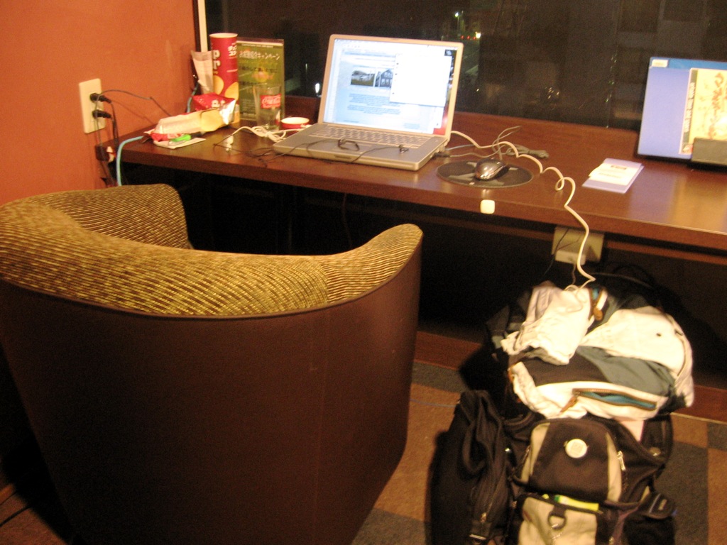 sleeping-in-japanese-internet-cafes-is-something-you-should-totally-try