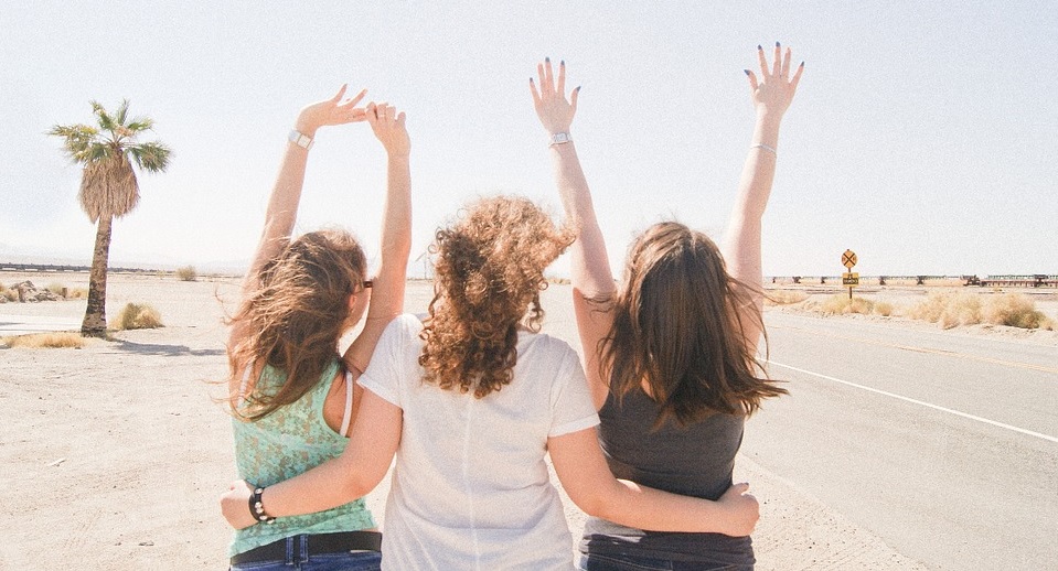 8 Golden Rules For Surviving A Girlfriend Vacation (Every Girl Should Know)